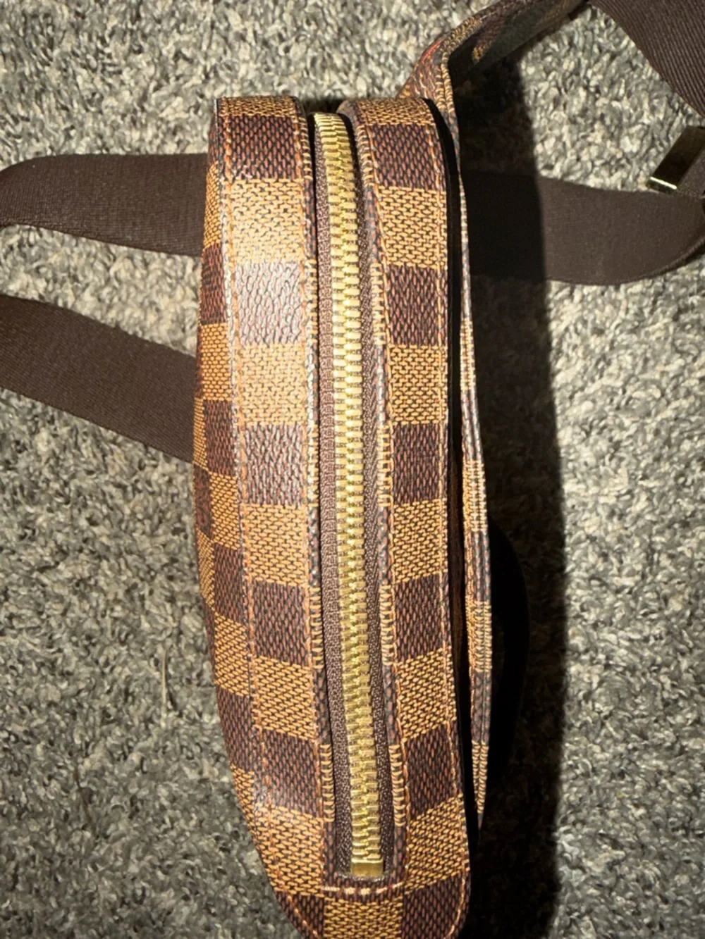 Louis Vuitton Geronimos Sling Bag in Damier Ebene coated canvas. - Picture 2 of 10